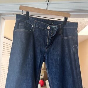 Dark Wash Straight-Leg Jeans / Stretch